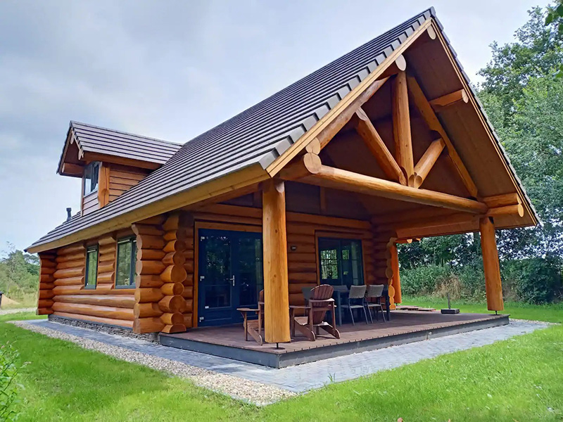 cabin type maple leaf